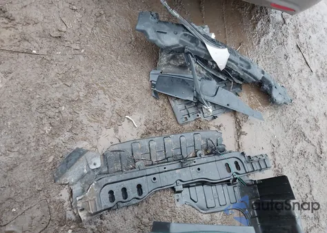 2013 Hyundai Elantra Gls/Limited z USA, uszkodzony, nr VIN 5NPDH4AE7DH162308